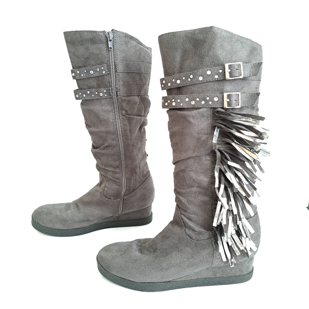 Justice Fringe Wedge Boots, gray, Womens Sz 6 US, RN # 107931 - Picture 2 of 10
